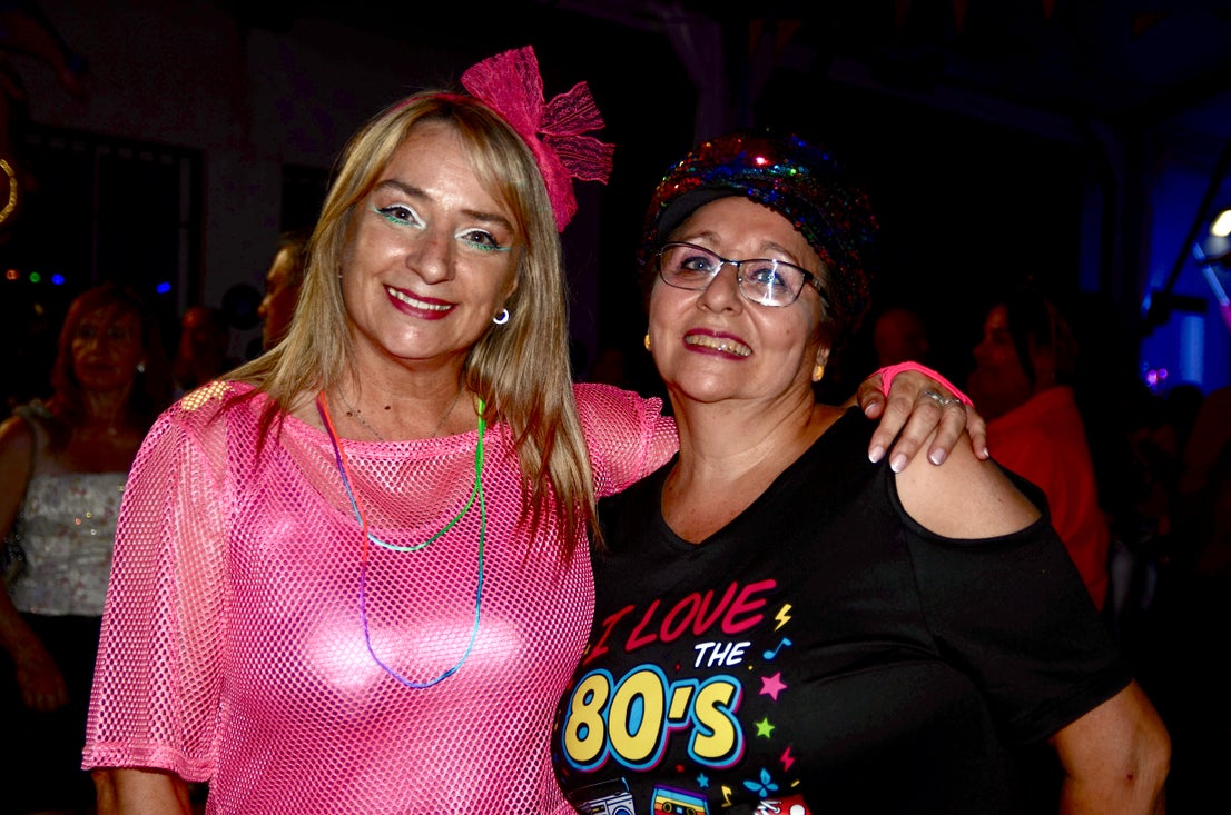 Fiesta Ochentera en Huétor Vega: rímel, tupés y lentejuelas