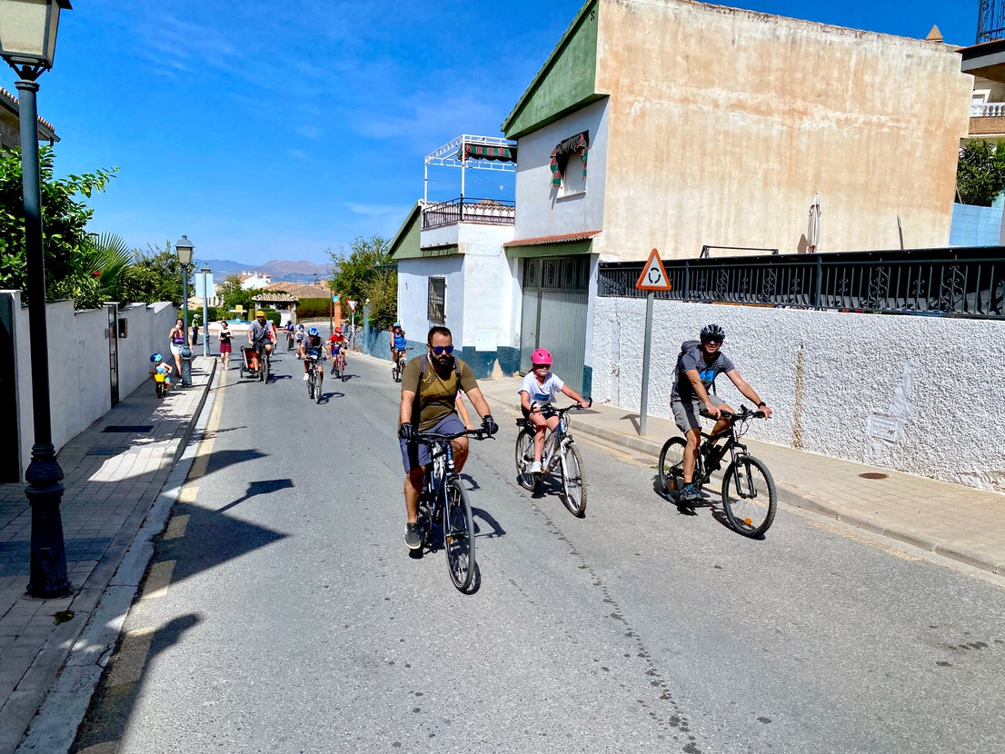 Barbacoa y regalos en el Día de la Bicicleta en Huétor Vega