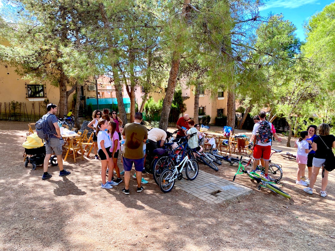Barbacoa y regalos en el Día de la Bicicleta en Huétor Vega