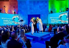 La CGE reconoce a Pablo Hinojosa por presentar el mejor expediente de ADE de la UGR