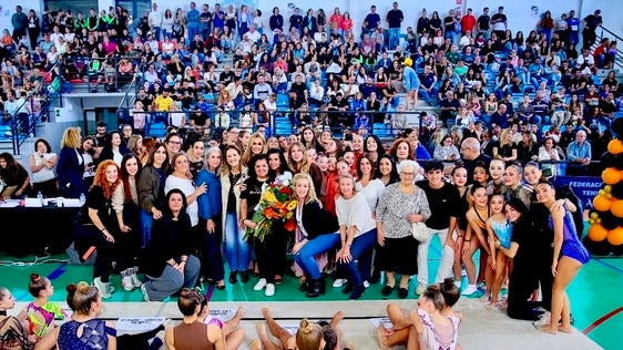 El dolor y la memoria unen a la gran familia del Rítmica Nazarí en Huétor