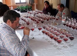 Huétor Vega rinde homenaje a sus vinos y restaurantes