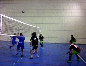 Voleibol: victoria contundente de Huétor Vega en el arranque de la temporada