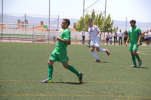Fútbol: el Huétor Vega araña un punto en Huércal