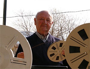 El hueteño de 73 años que revoluciona Internet