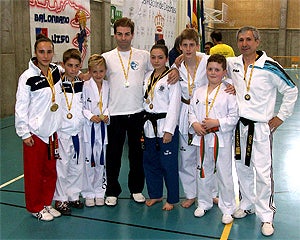 Taekwondo hueteño: cinco oros, tres platas y tres bronces