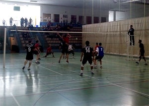 Huétor Vega celebra una jornada intensiva en homenaje al voley