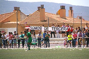 El CD Huétor Vega se abona a las goleadas y le endosa media docena al Adra