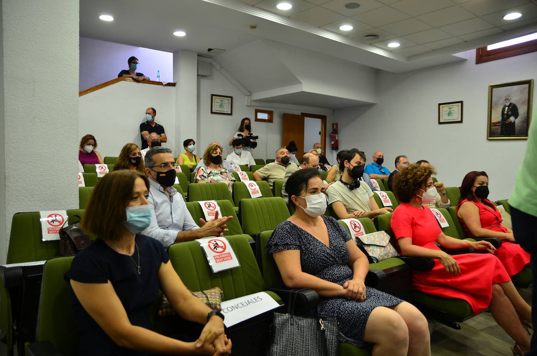 Fotos: Purificación López Quesada, nueva alcaldesa de La Zubia tras prosperar la moción de censura