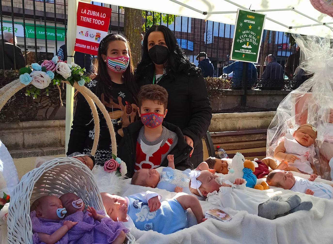Fotos: Mercado navideño de artesanas en La Zubia