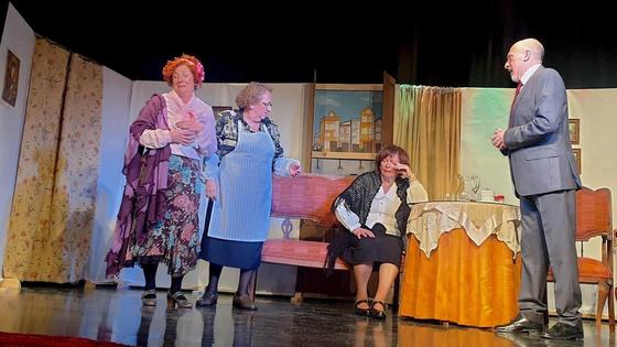 La Zubia usa el teatro para ayudar a familias necesitadas