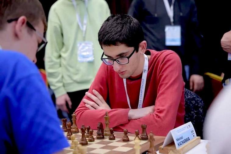El ajedrecista de La Zubia Nikolozi Kacharava entra en la élite mundial con 19 años