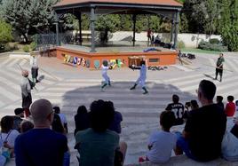 El domingo por la mañana, los talleres se trasladarán al Parque de la Encina de La Zubia.