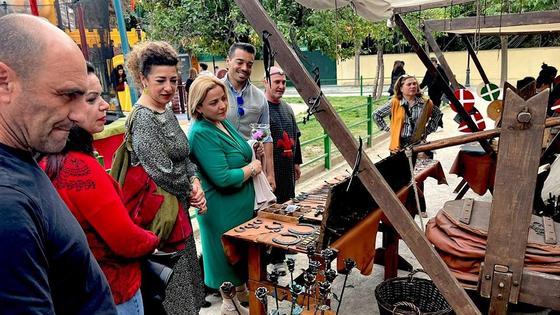 Miles de visitantes disfrutan del mercado medieval de La Zubia
