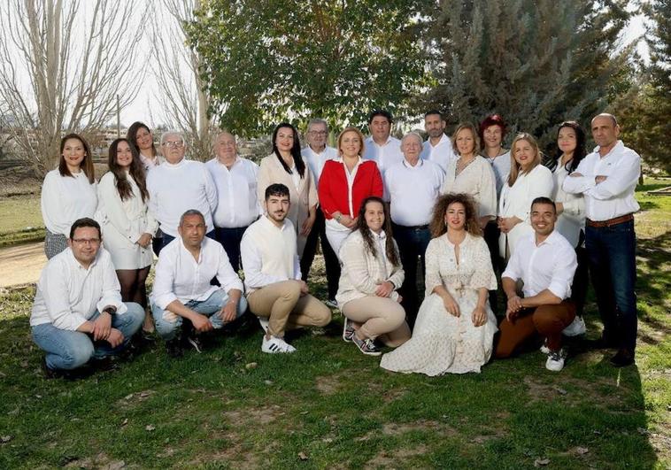 Puri López presenta a las personas que se suman a su candidatura en La Zubia