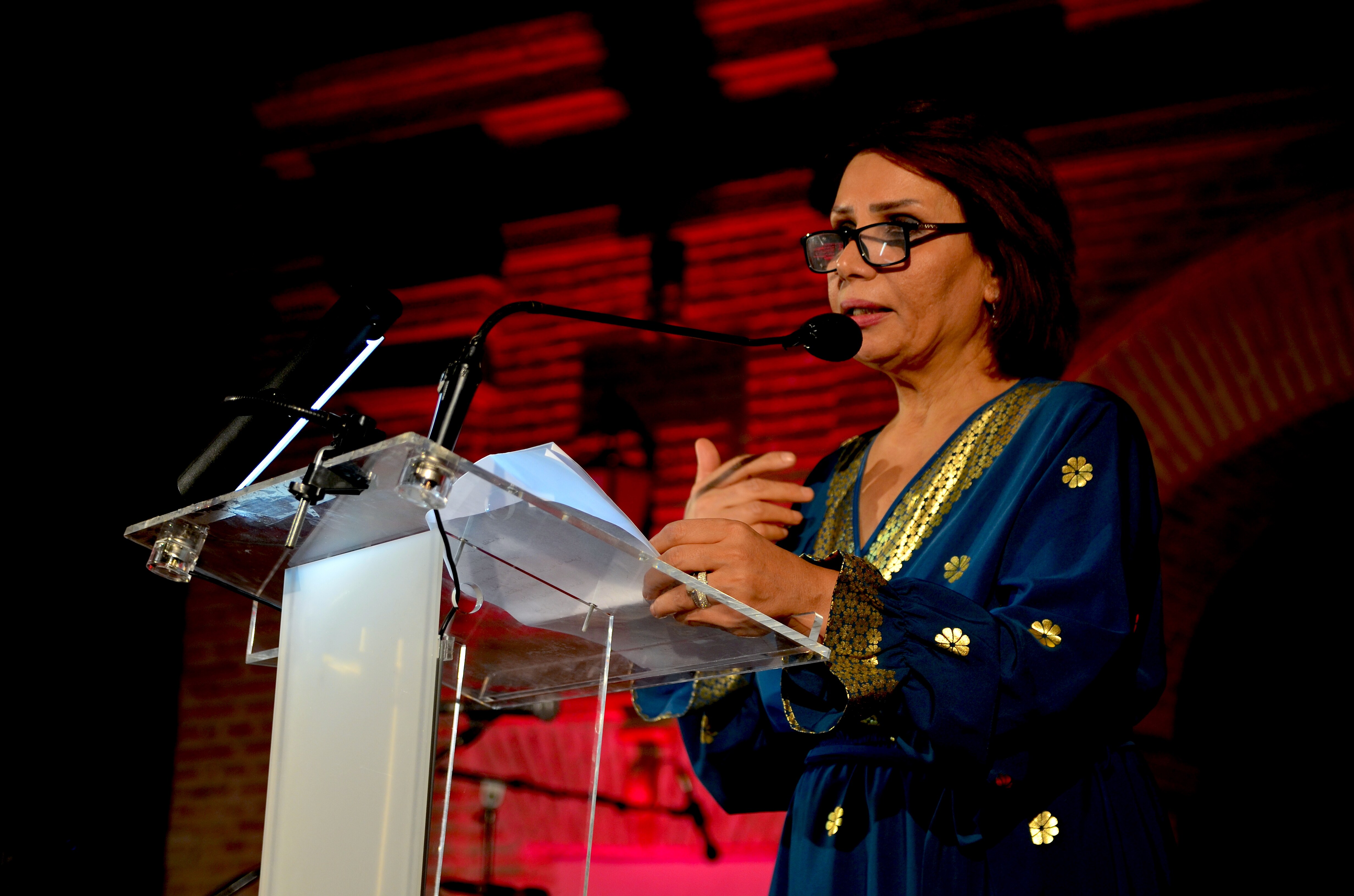 Amancio Prada recibe el Premio Internacional Poesía en El Laurel