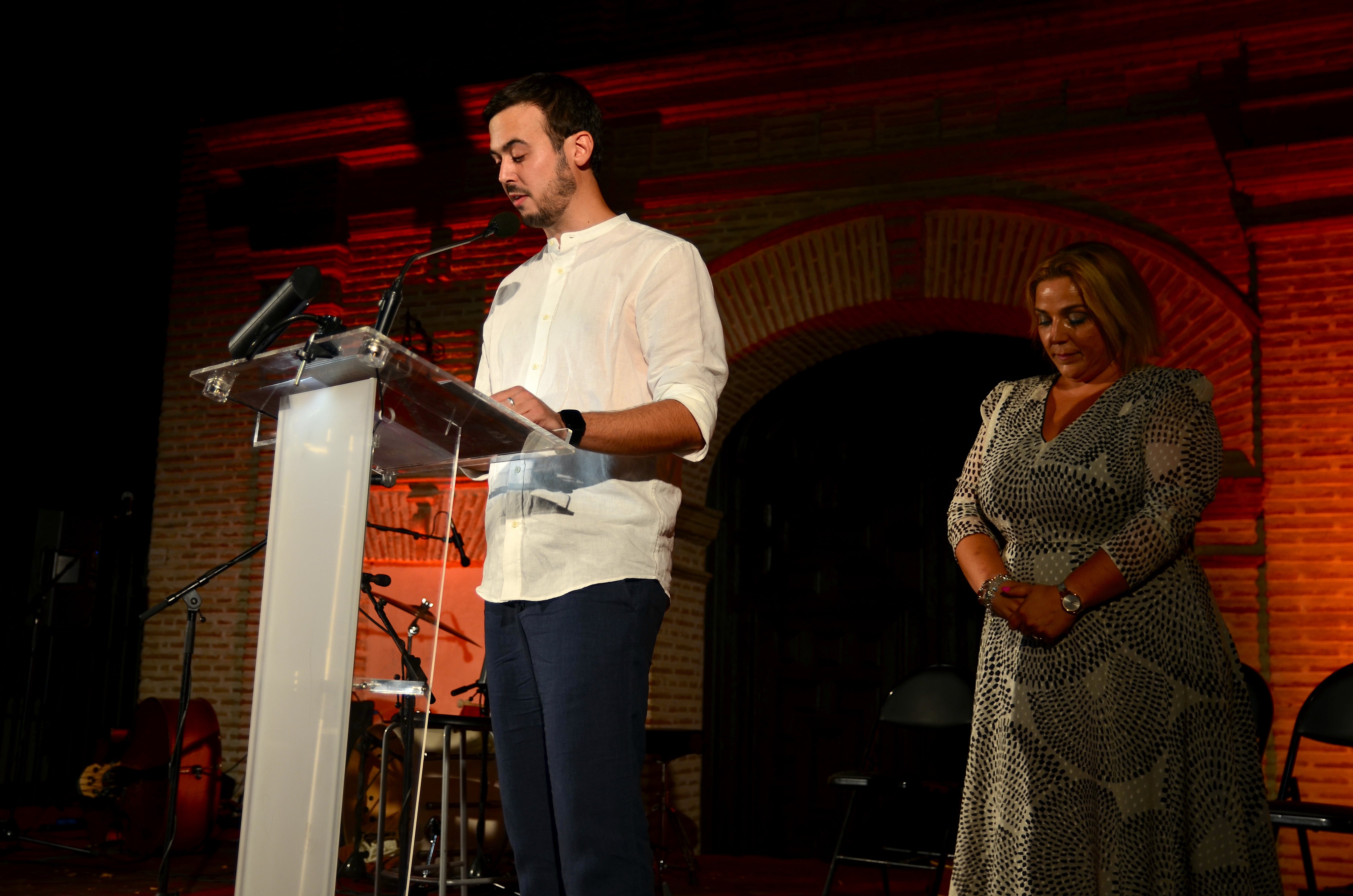 Amancio Prada recibe el Premio Internacional Poesía en El Laurel