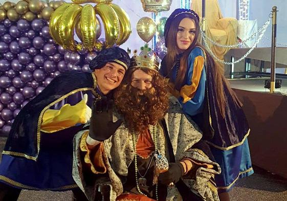 La multitudinaria cabalgata de La Zubia se celebró en la Carpa Municipal