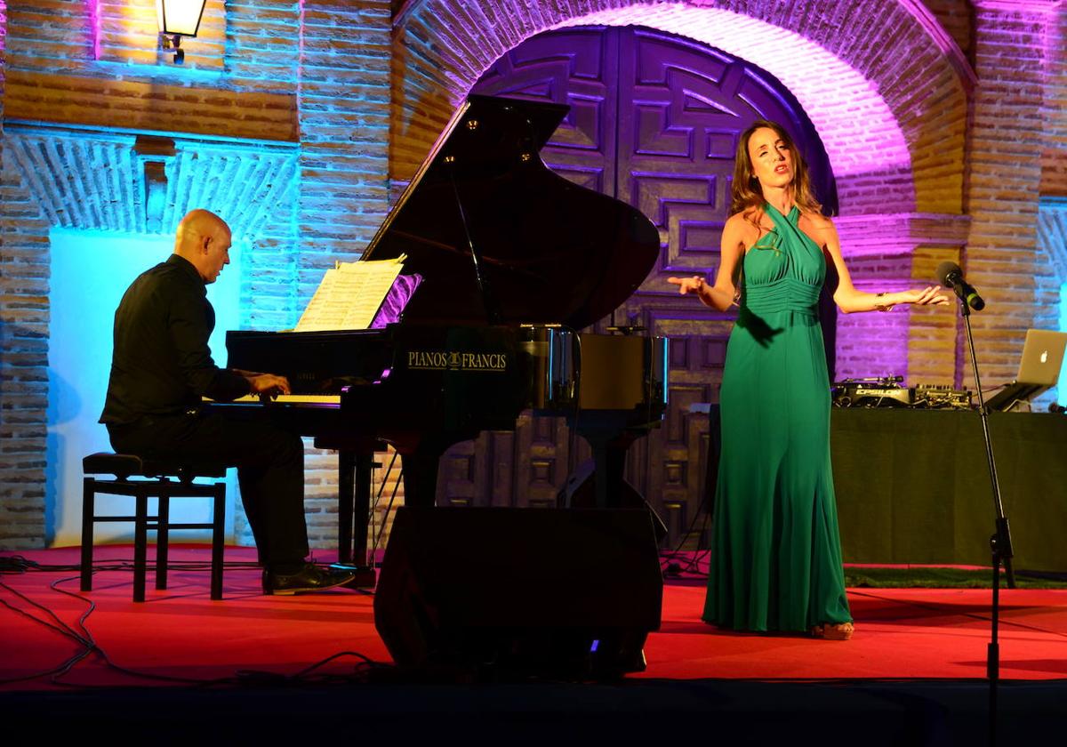 Arranca en La Zubia el festival Poesía en el Laurel