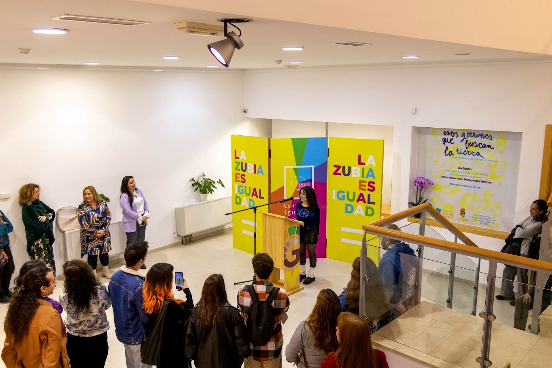 Acto inaugural de la muestra, el Centro Carmen Jiménez de La Zubia.