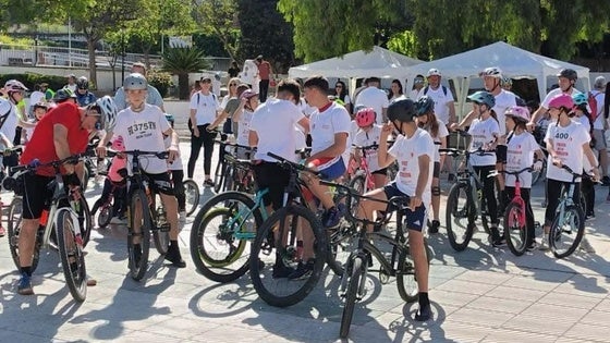 El Día de la Bicicleta de La Zubia bate un récord de participación