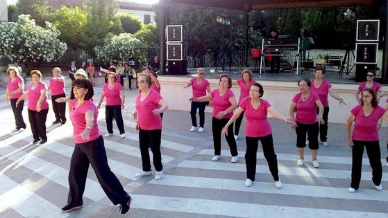 Talleres para mayores en La Zubia: 'flamencoterapia', zumba o gimnasia