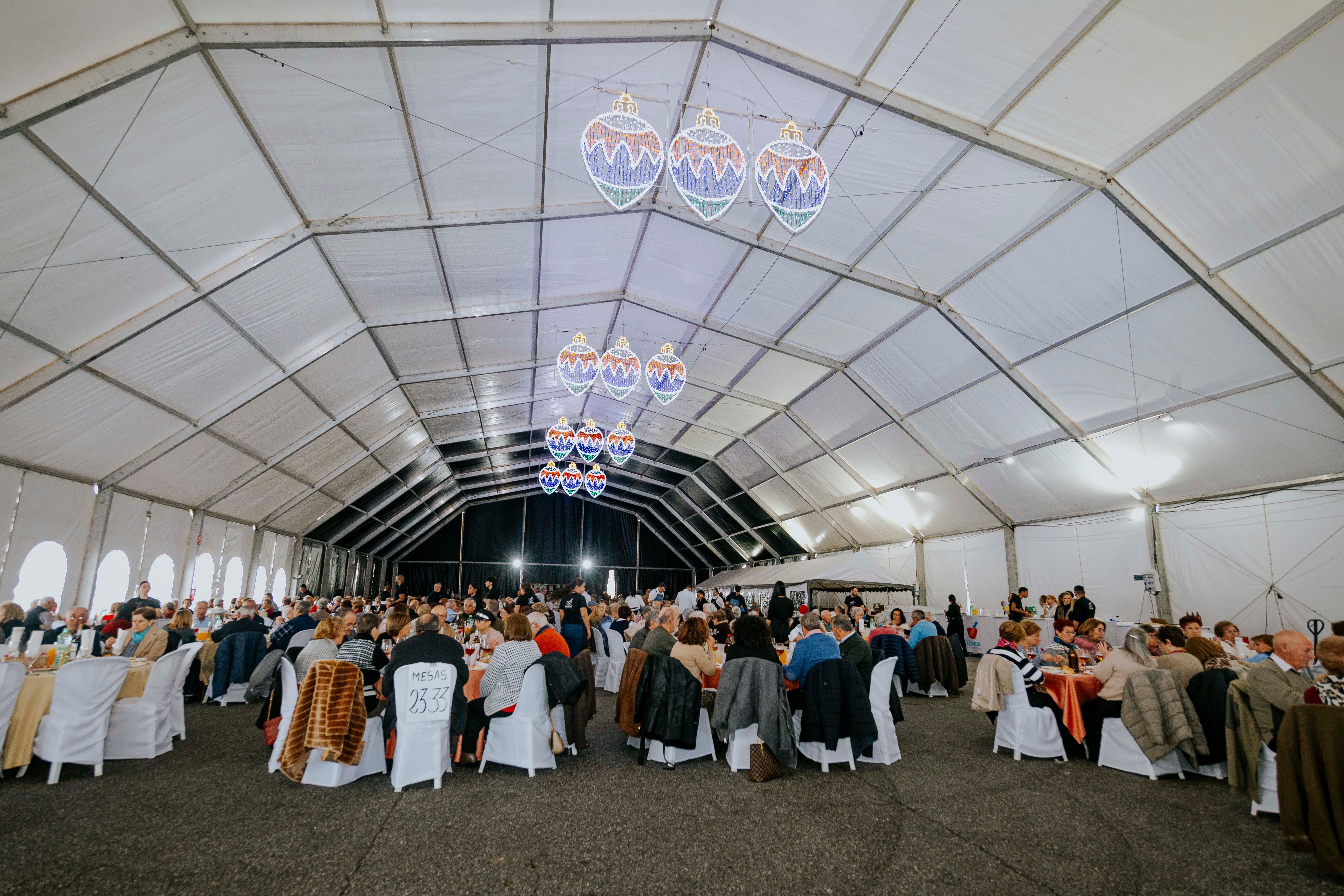 Ochocientas personas mayores de La Zubia volvieron a reunirse estas fiestas.