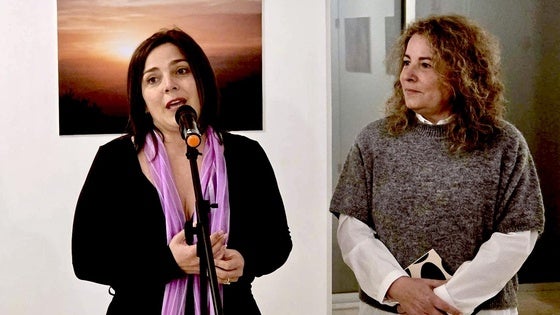 Dori Romera expone la colección fotográfica 'Mujer creadora' en La Zubia