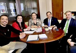 Reunión con el diputado provincial en La Zubia hace un año.