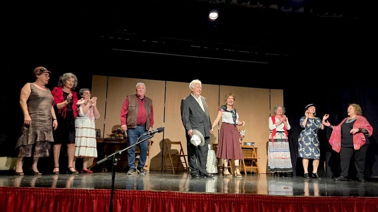 El grupo de teatro Verso Vivace recauda fondos para los vecinos más necesitados de La Zubia