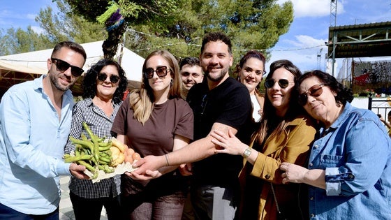 La esencia vecinal de las cruces de La Zubia