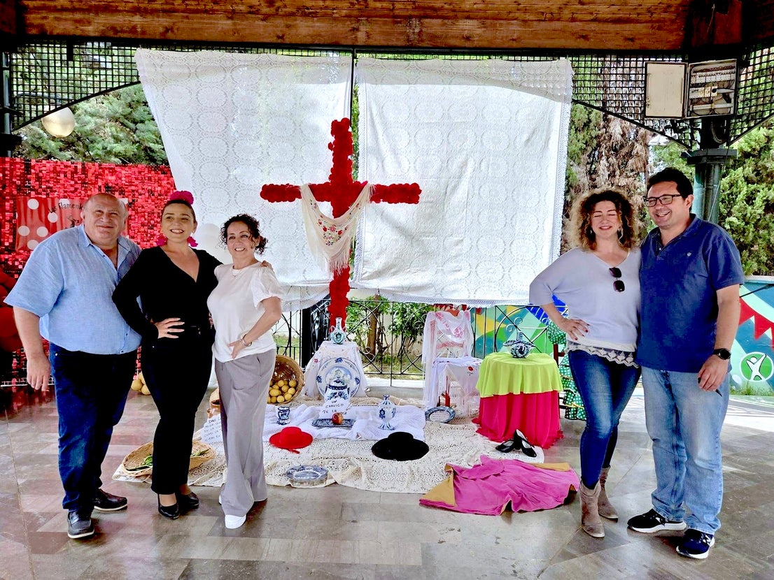 La esencia vecinal de las cruces de La Zubia