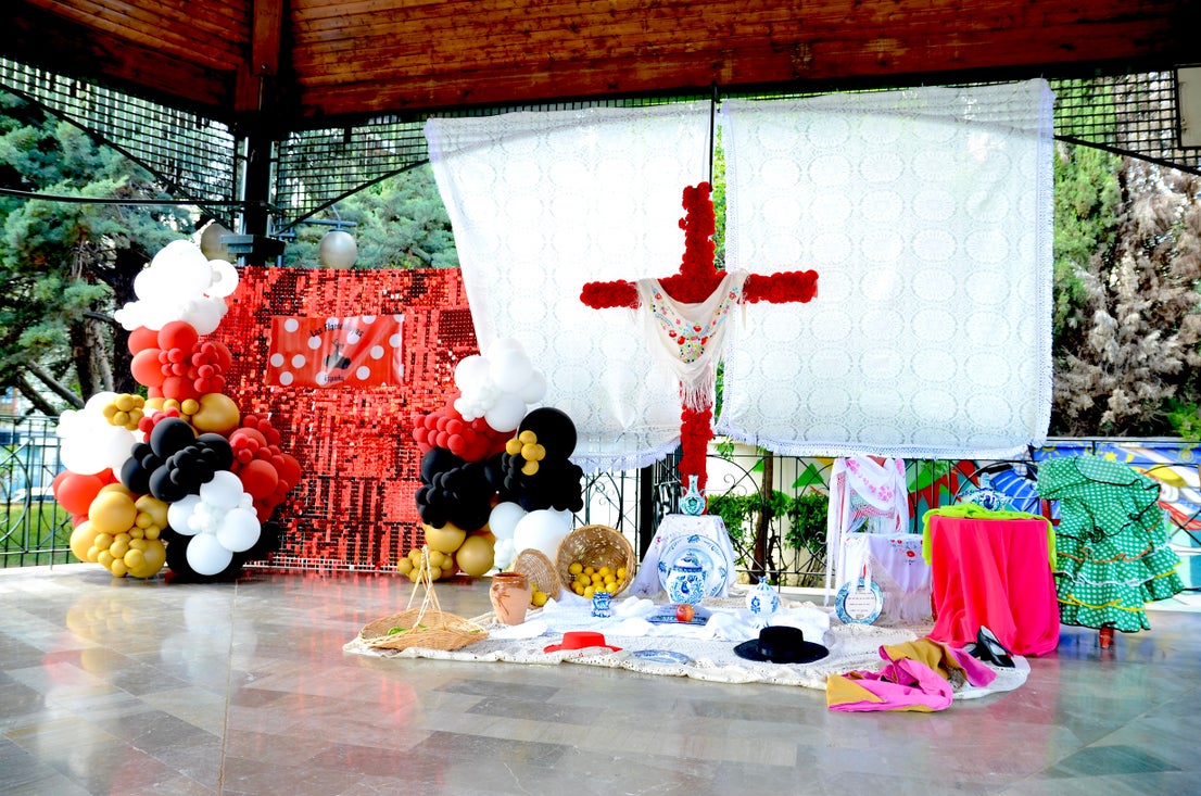 La esencia vecinal de las cruces de La Zubia