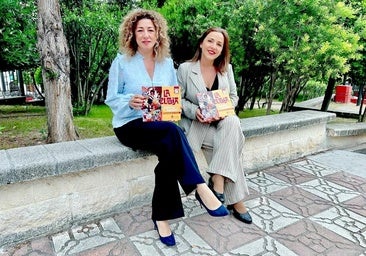 Natalia Arregui, concejala de Fiestas, y Puri López, alcaldesa, presentan la programación en La Zubia.