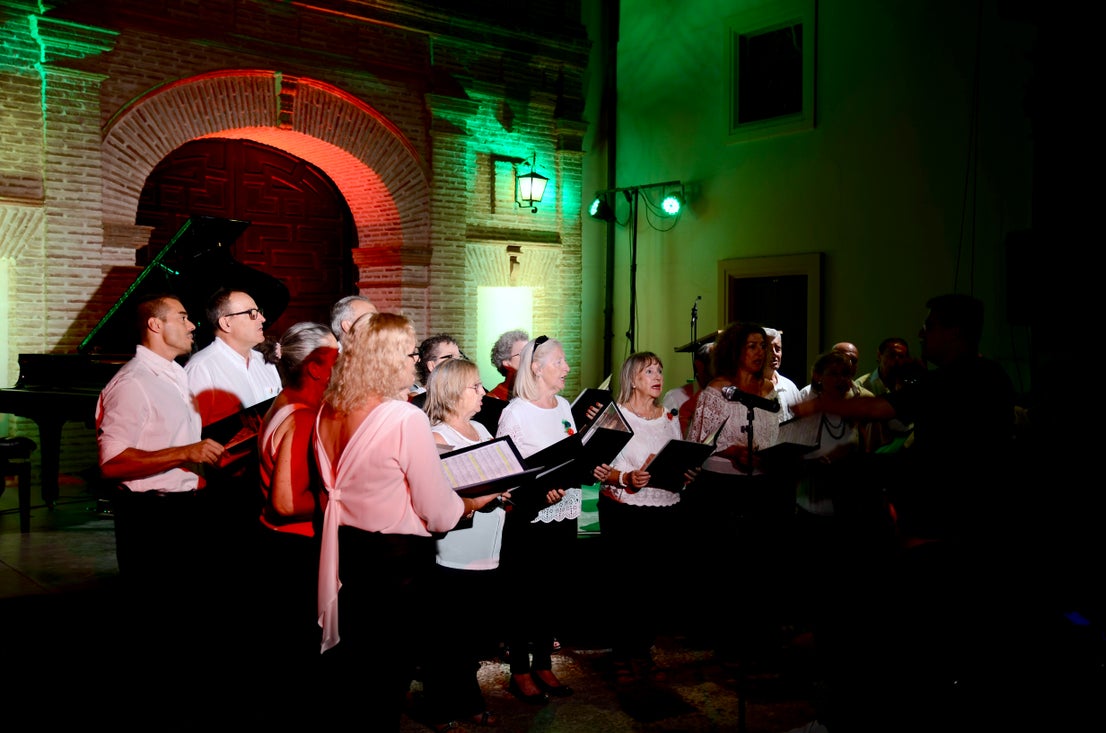 Arranca el festival Poesía en el Laurel
