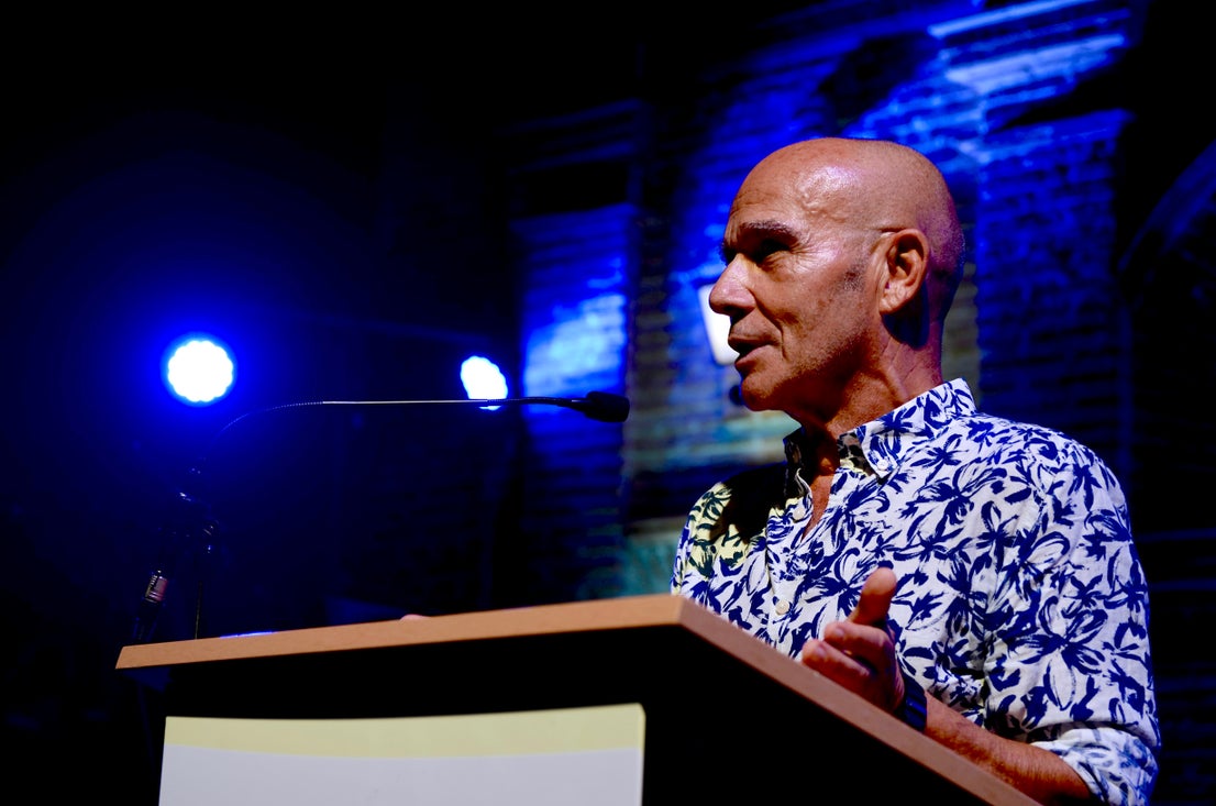 Arranca el festival Poesía en el Laurel