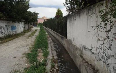 La Junta cobra a los vecinos un canon por colectores inexistentes y además multa al Ayuntamiento  por el vertido de aguas residuales