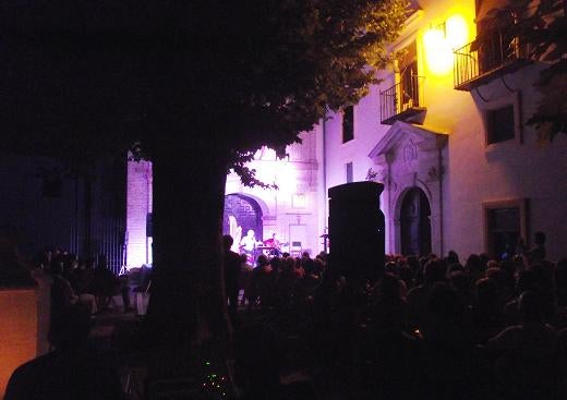 Poesía en el Laurel cierra su IX edición en un derroche de interculturalidad