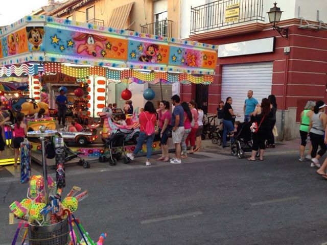 Vecinos de La Zubia denuncian la instalación de atracciones en espacios reducidos