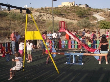 Un parque para el centenar de niños de Altos de La Zubia