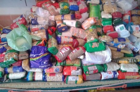600 kilos de alimentos y un montón de juguetes