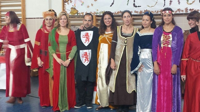 Los pequeñitos del colegio Al-Zawiya seducen al público en su fiesta de carnaval