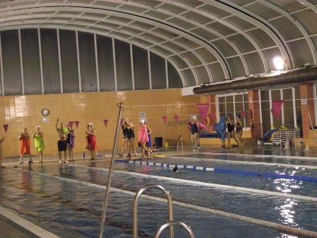 Cierra la piscina municipal días después de cobrar las cuotas a los 450 usuarios