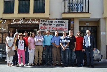 Vecinos denuncian que un "error" del Ayuntamiento les impide sacar adelante sus negocios