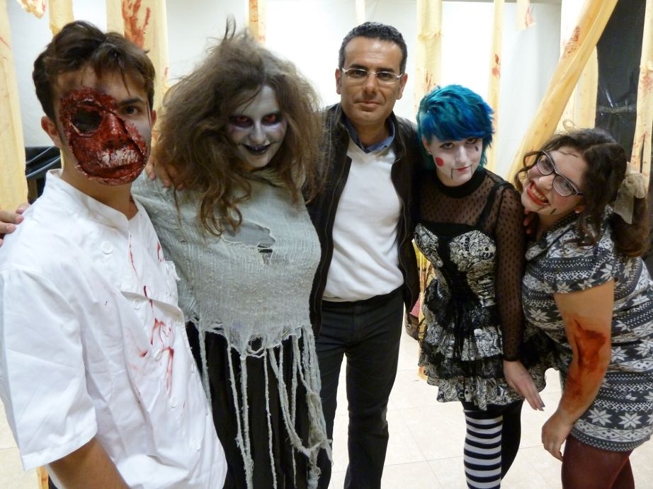 Los jóvenes zubienses se entregan a Halloween