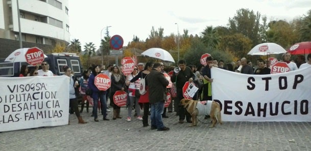 Stop Desahucios pide soluciones para las ocho familias a las que Diputación quiere desahuciar