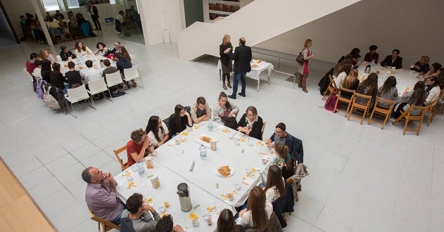 Alumnos del IES Trevenque disfrutan de un 'Café con Ciencia' y conmemoran la Semana de la Ciencia