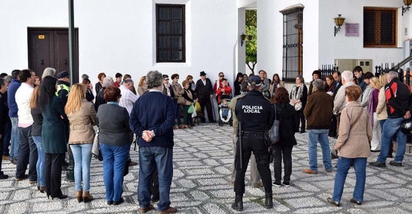 La Zubia muestra su repulsa a la violencia y al terrorismo