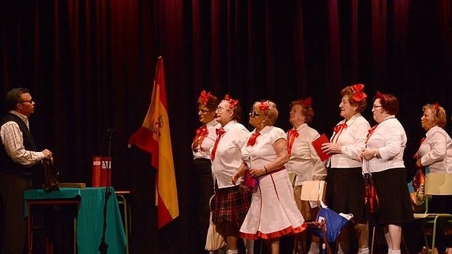 Los veteranos desatan las risas del público con ‘La Escuela de Don Silvestre