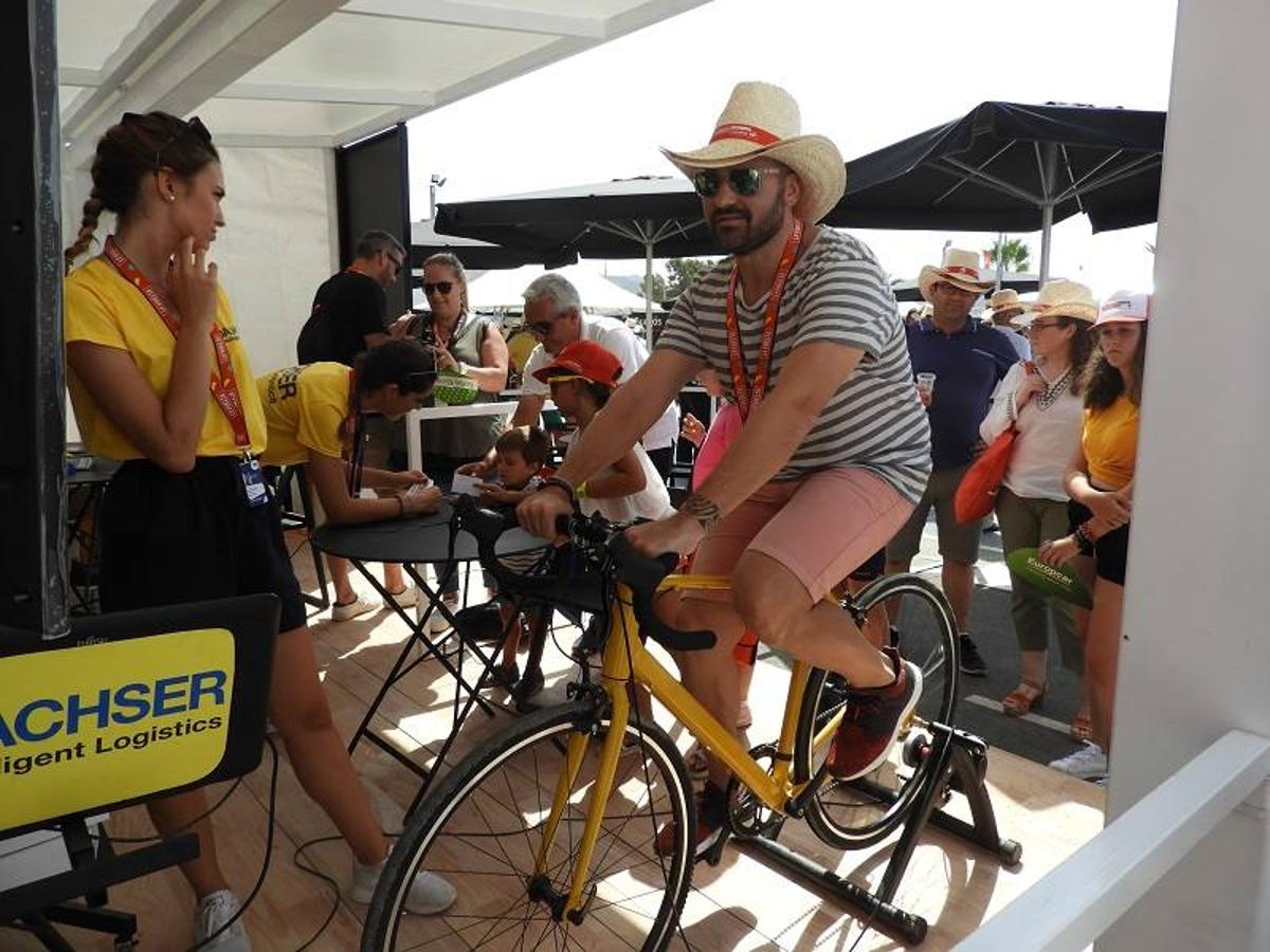 Huércal-Overa acogió, por primera vez en su historia, la salida de una etapa de la Vuelta Ciclista a España. El municipio del Levante almeriense vivió una jornada histórica y recibió miles de visitantes de todos los rincones del mundo.
